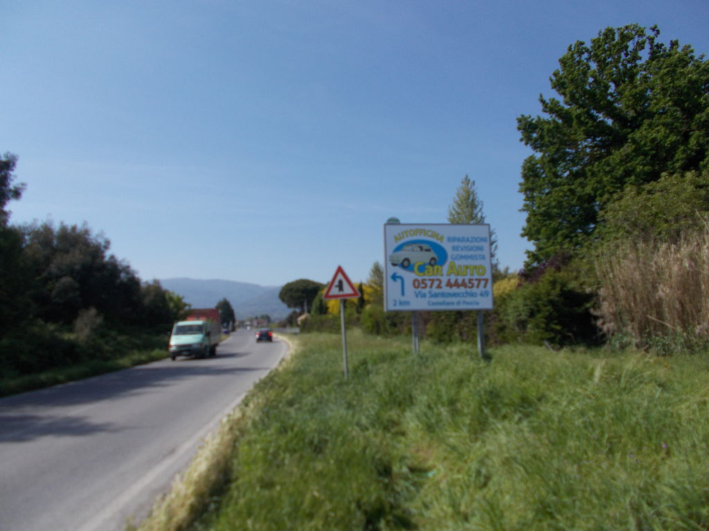 Impianto CARTELLONISTICA a Pescia, in zona La Zaira