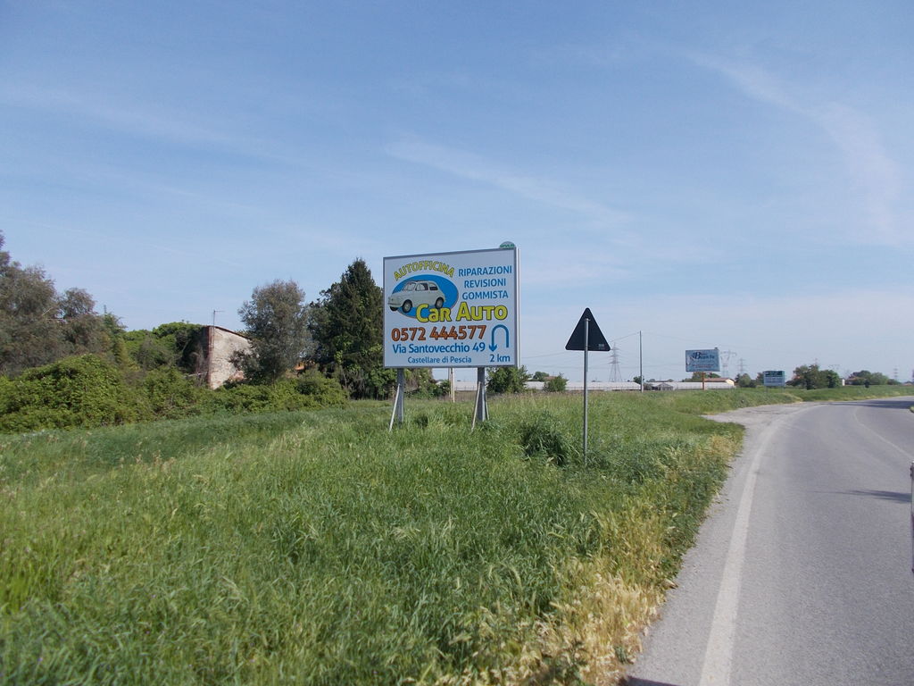 Impianto CARTELLONISTICA a Pescia, in zona La Zaira