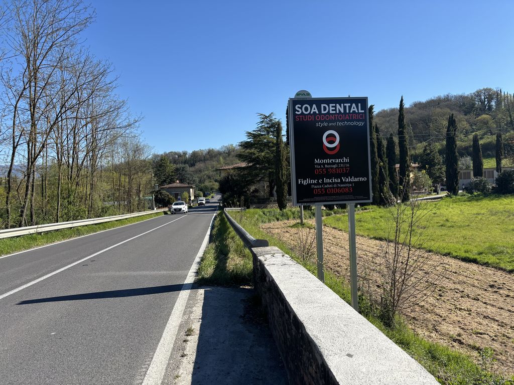 Impianto CARTELLONISTICA a Bucine, in zona Chiesa di San Giovanni Battista e Sant'Apollinare