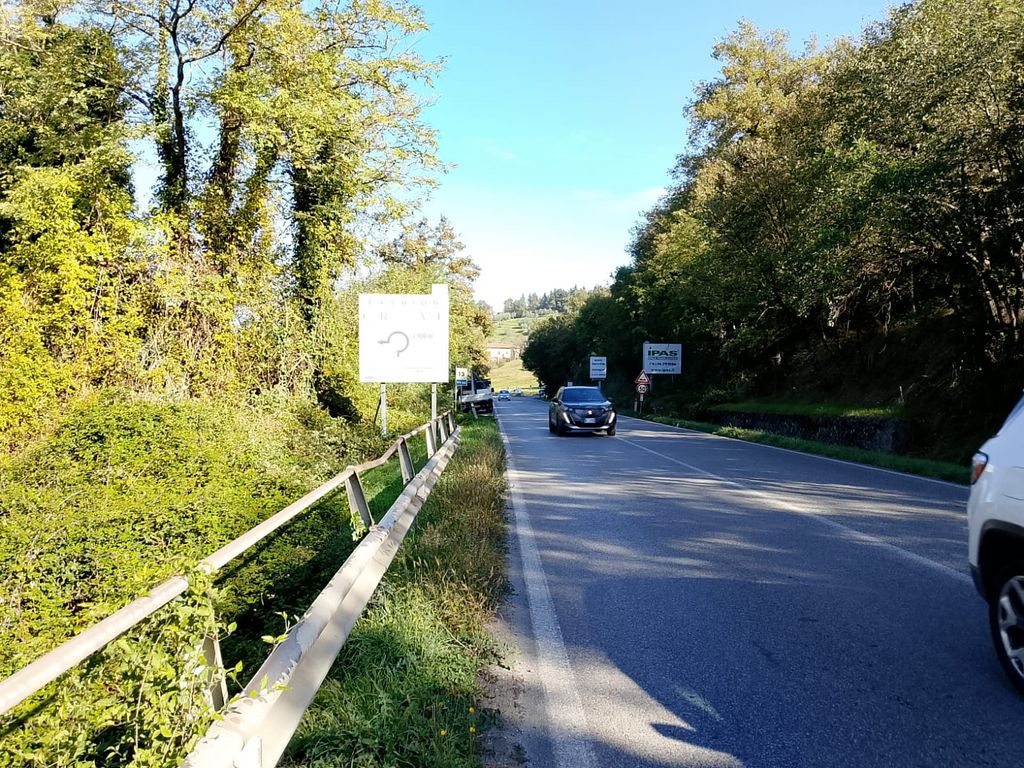 Impianto CARTELLONISTICA a Reggello, in zona Moncler
