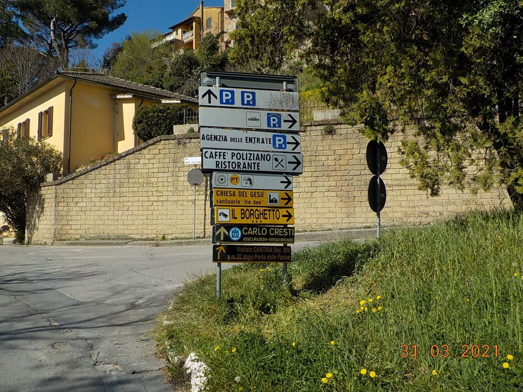Impianto FRECCE / PREINSEGNE a Montepulciano, in zona Chiesa del Gesù