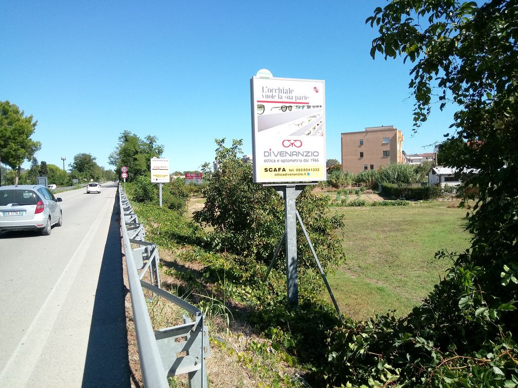 Impianto CARTELLONISTICA a Manoppello, in zona L'Albero Azzurro