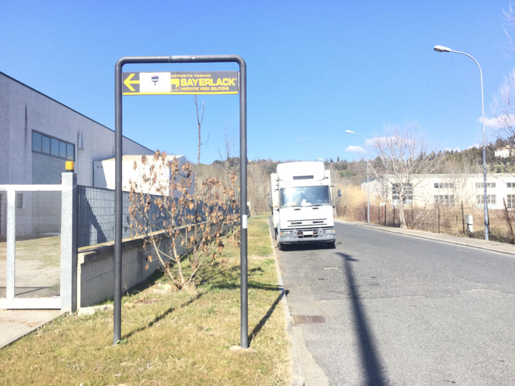 Impianto FRECCE / PREINSEGNE a Poggibonsi, in zona Birrificio 26 Nero