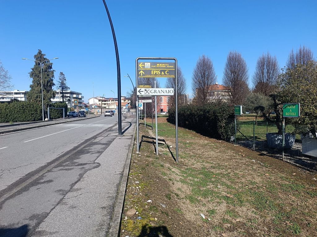Impianto FRECCE / PREINSEGNE a Concorezzo, in zona Manzoni Pub