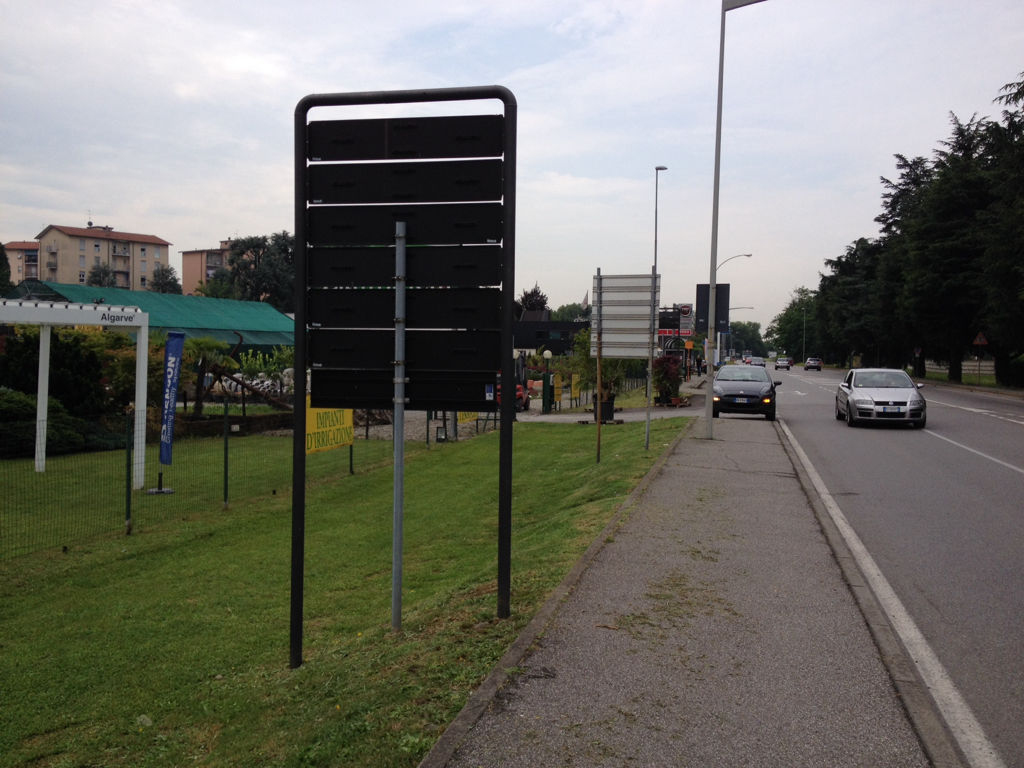 Impianto FRECCE / PREINSEGNE a Concorezzo, in zona Manzoni Pub