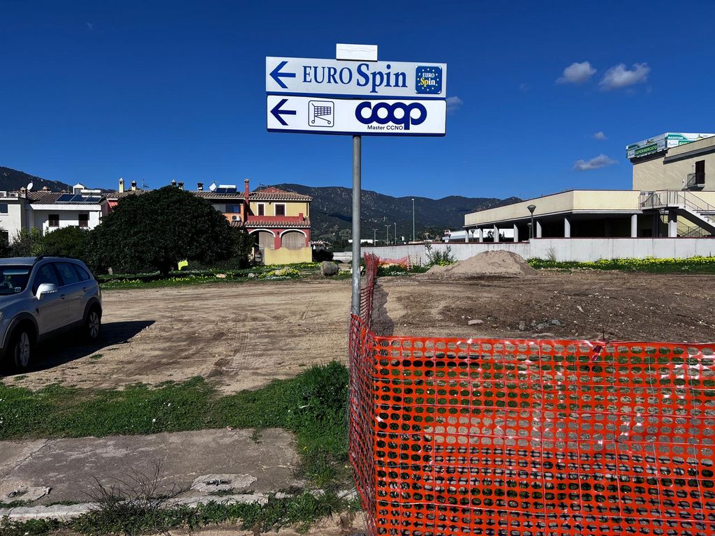 Impianto FRECCE / PREINSEGNE a Villasimius, in zona Edicola