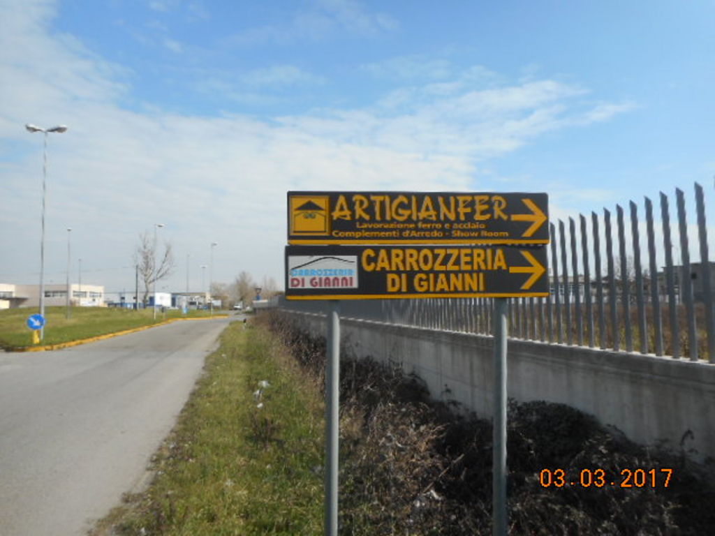 Impianto FRECCE / PREINSEGNE a Montopoli in Val d'Arno, in zona Piazza Magellano