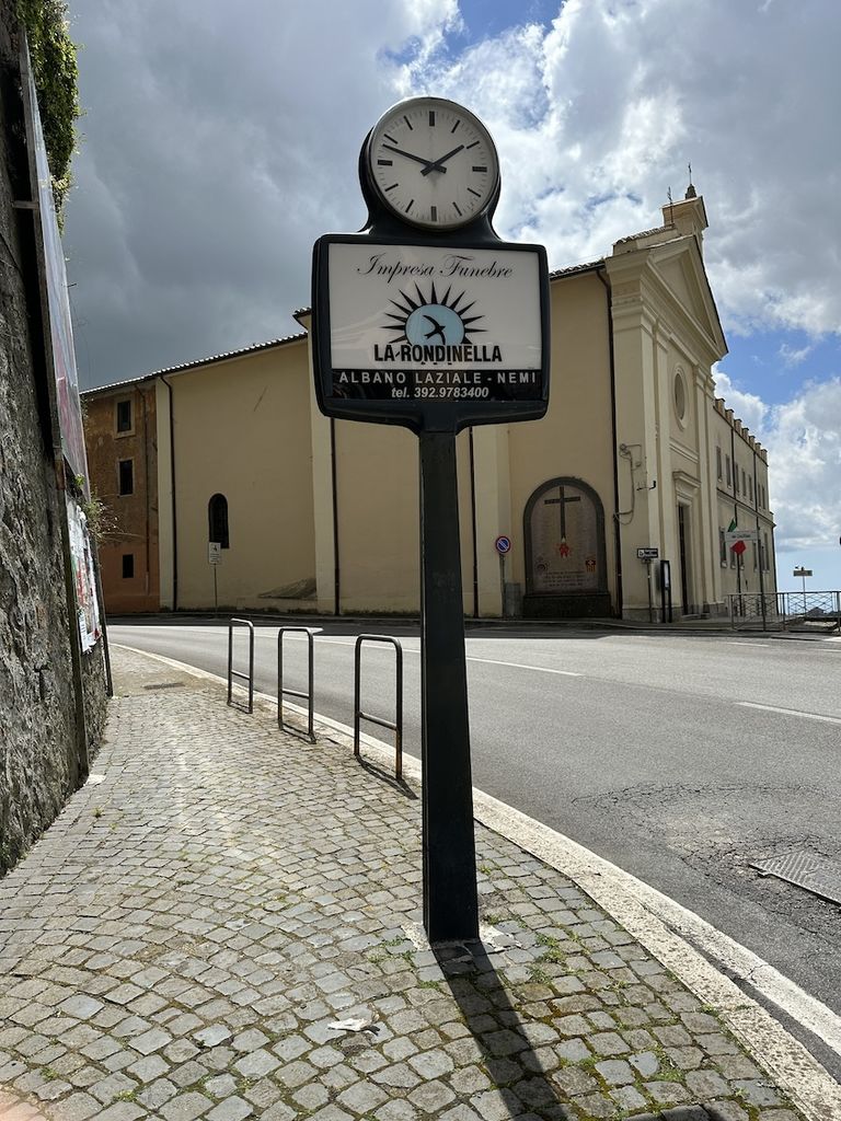 Impianto OROLOGIO a Nemi, in zona Pizza Amore e Fantasia
