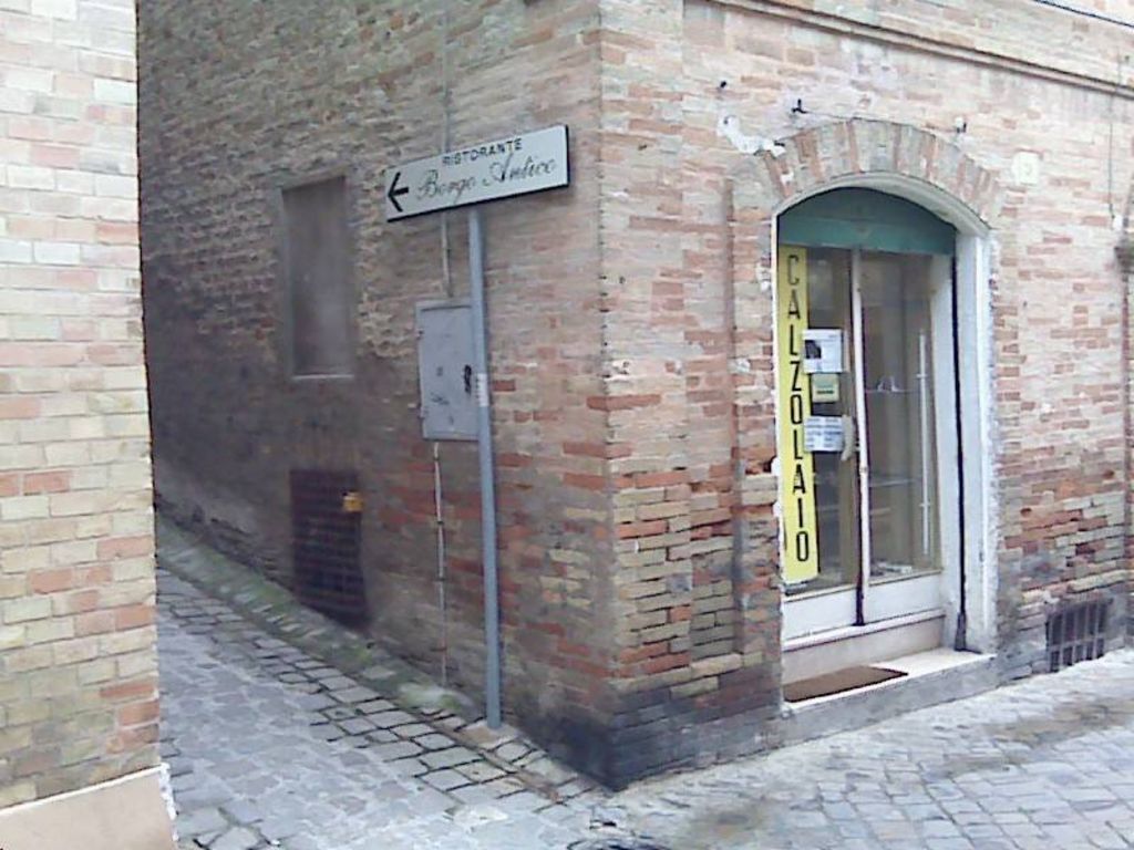 Impianto FRECCE / PREINSEGNE a Recanati, in zona Bata Calzature