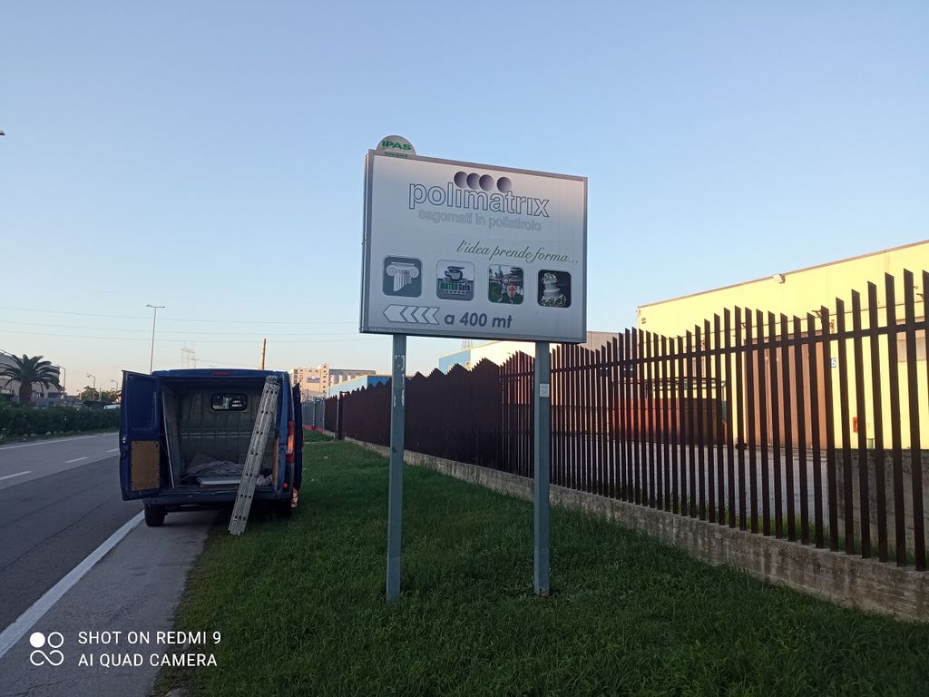 Impianto CARTELLONISTICA a Teverola, in zona famila