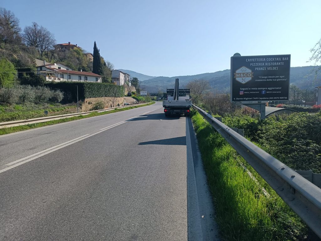 Impianto CARTELLONISTICA a Capolona, in zona DeSpar