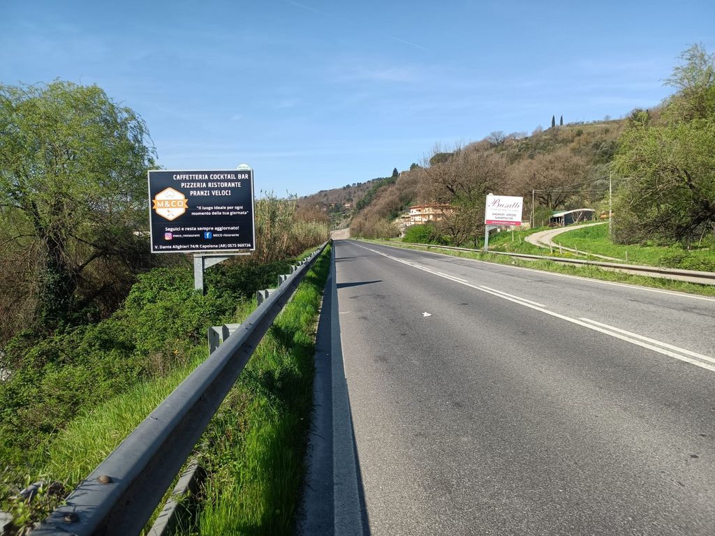 Impianto CARTELLONISTICA a Capolona, in zona DeSpar