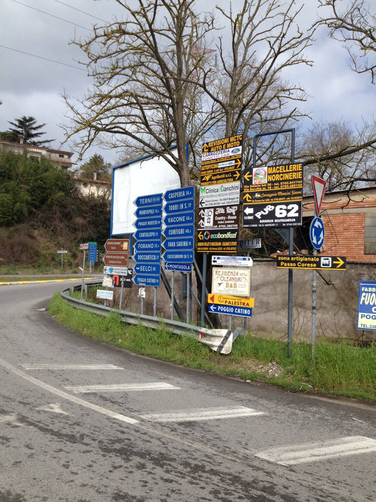 Impianto FRECCE / PREINSEGNE a Fara in Sabina, in zona Polizia Stradale