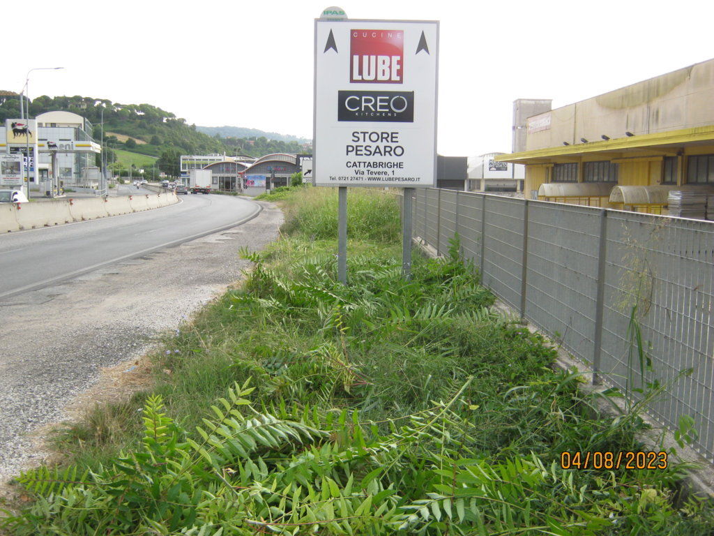 Impianto CARTELLONISTICA a Pesaro, in zona Harry's Billiard Club