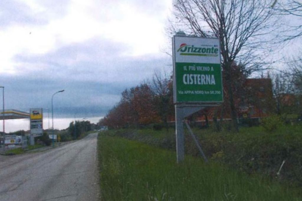 Impianto CARTELLONISTICA a Cisterna di Latina, in zona Monumento alle Vittime della Strada