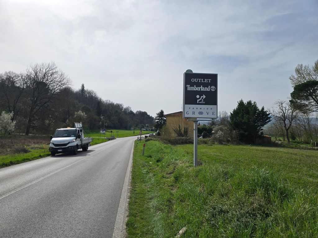 Impianto CARTELLONISTICA a Reggello, in zona Locanda Dei Cantonieri