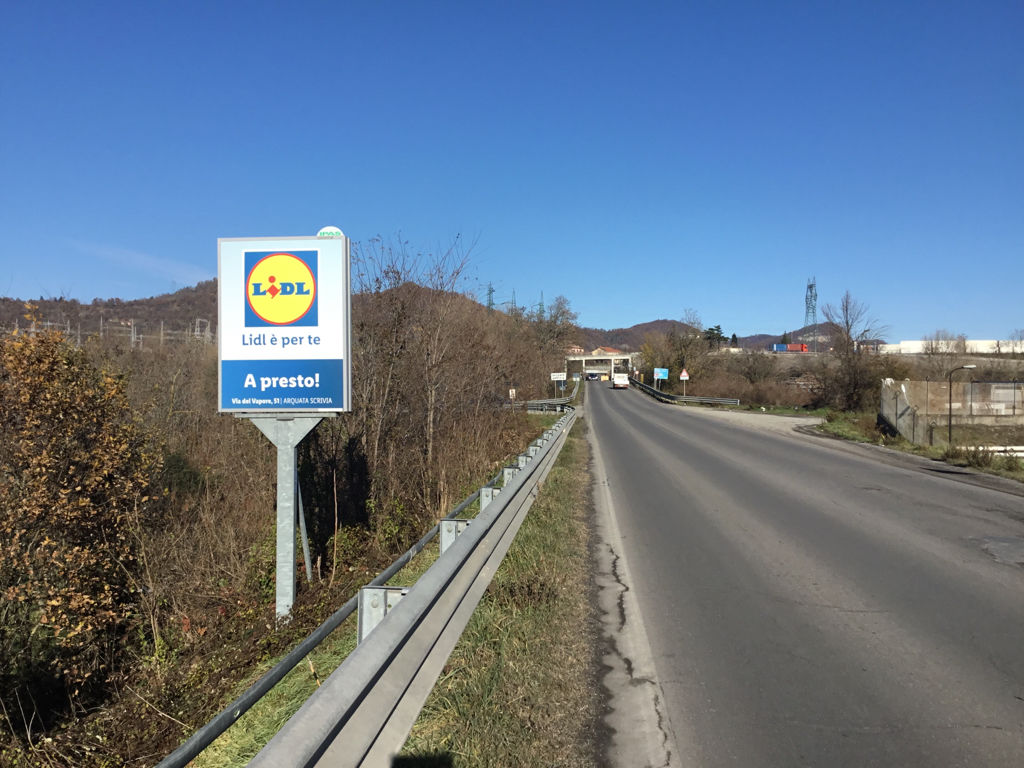 Impianto CARTELLONISTICA a Arquata Scrivia, in zona Sunrise Caffè