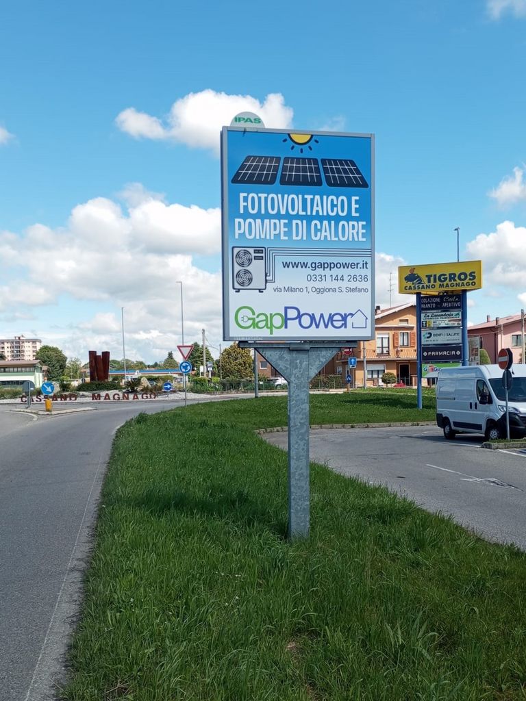 Impianto CARTELLONISTICA a Cassano Magnago, in zona Tigros