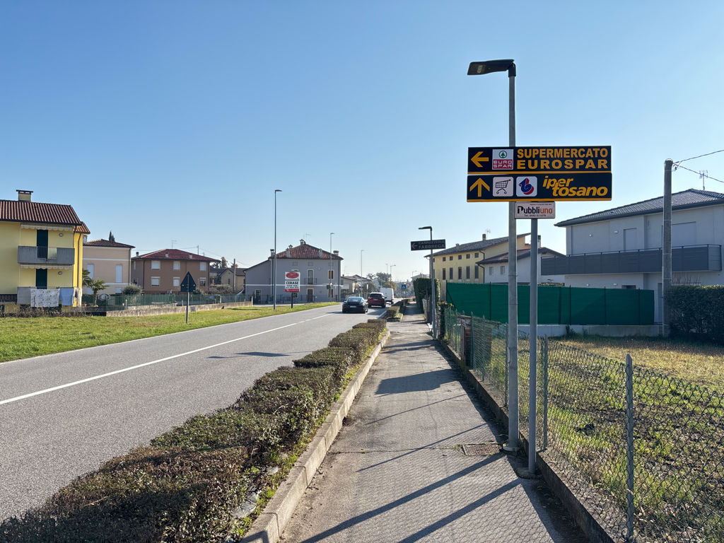 Impianto FRECCE / PREINSEGNE a Costabissara, in zona Kebab