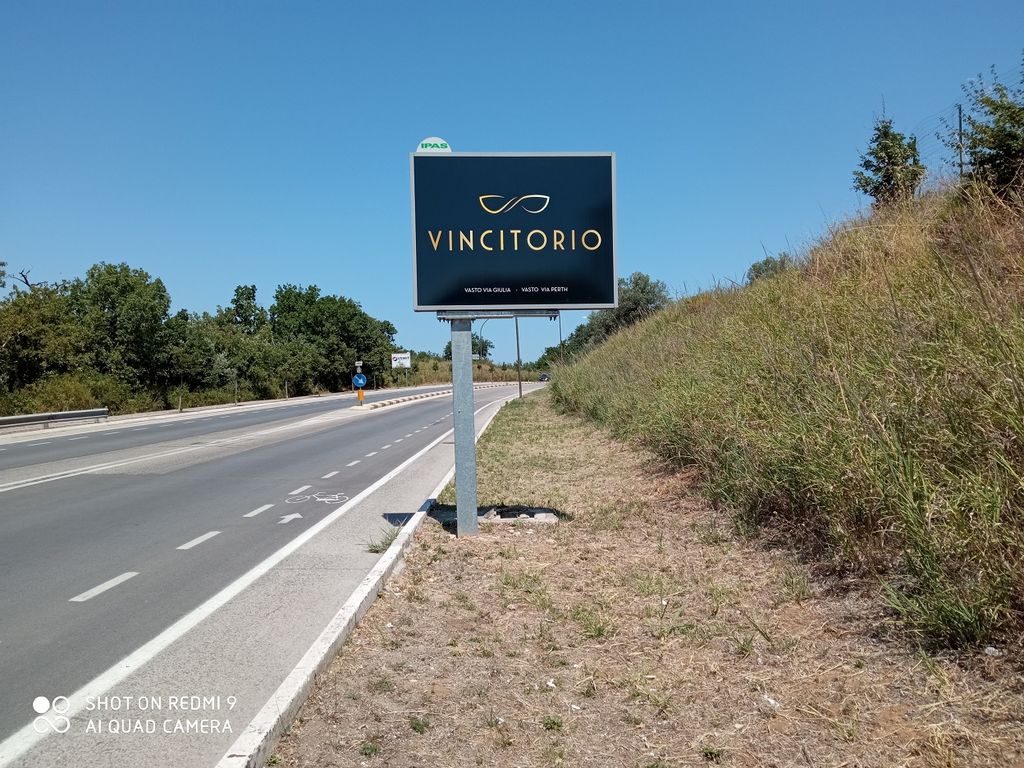Impianto CARTELLONISTICA a Vasto, in zona Bar dell'Amicizia