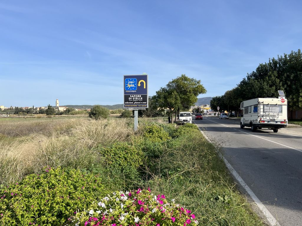 Impianto CARTELLONISTICA a Settimo San Pietro, in zona Piazza Italia