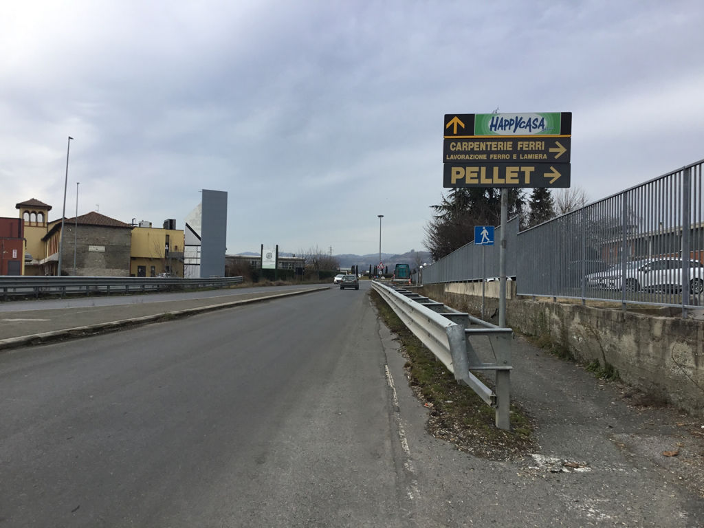 Impianto FRECCE / PREINSEGNE a Acqui Terme, in zona Mobilificio Accusani