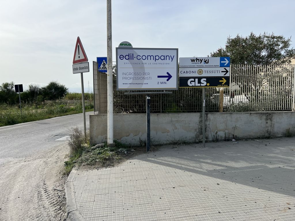 Impianto CARTELLONISTICA a Assemini, in zona Il Mosaico