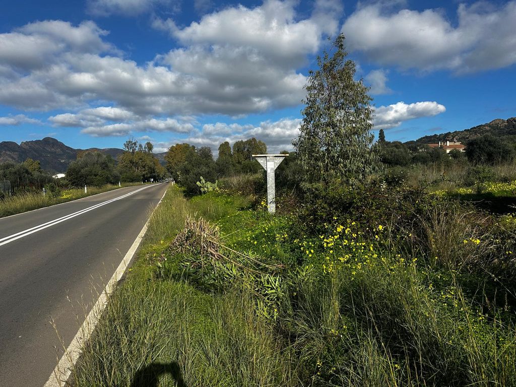 Impianto CARTELLONISTICA a Sarroch, in zona Blufan