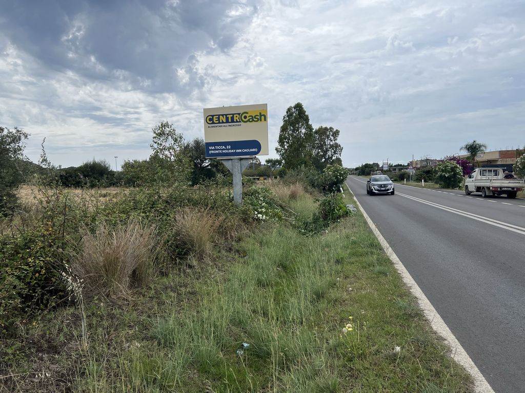 Impianto CARTELLONISTICA a Sarroch, in zona Blufan