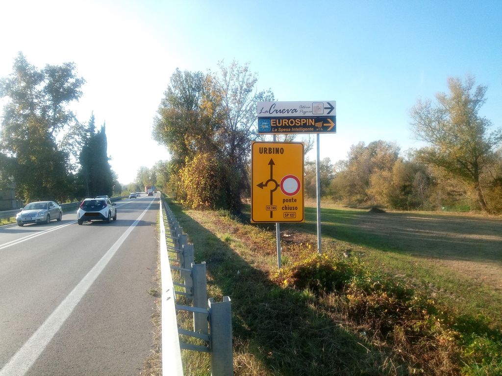 Impianto FRECCE / PREINSEGNE a Montelabbate, in zona Blackout - Authentic English Pub