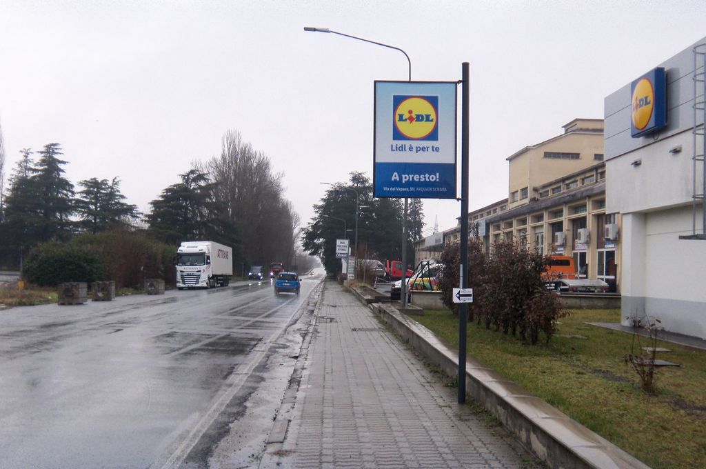 Impianto CARTELLONISTICA a Arquata Scrivia, in zona Kapuziner Hof PUB