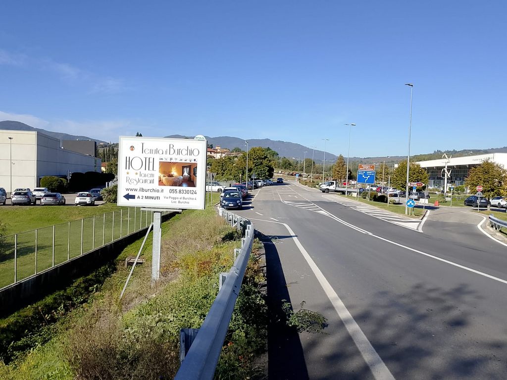Impianto CARTELLONISTICA a Cecina