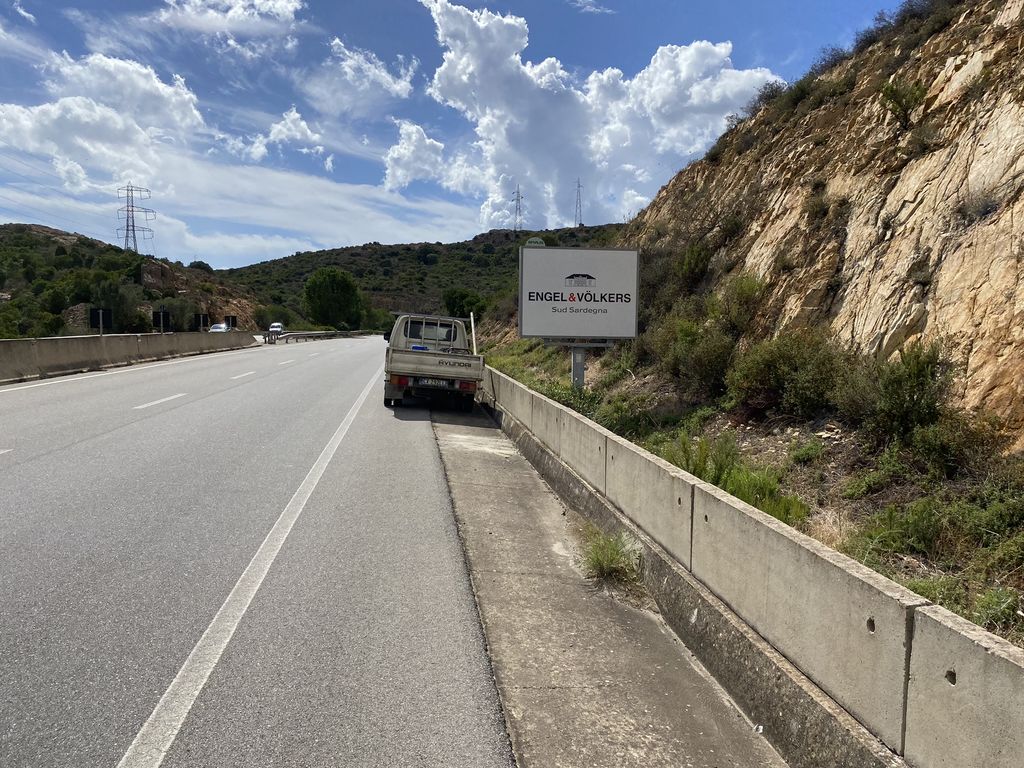 Impianto CARTELLONISTICA a Sarroch, in zona Q8 Easy