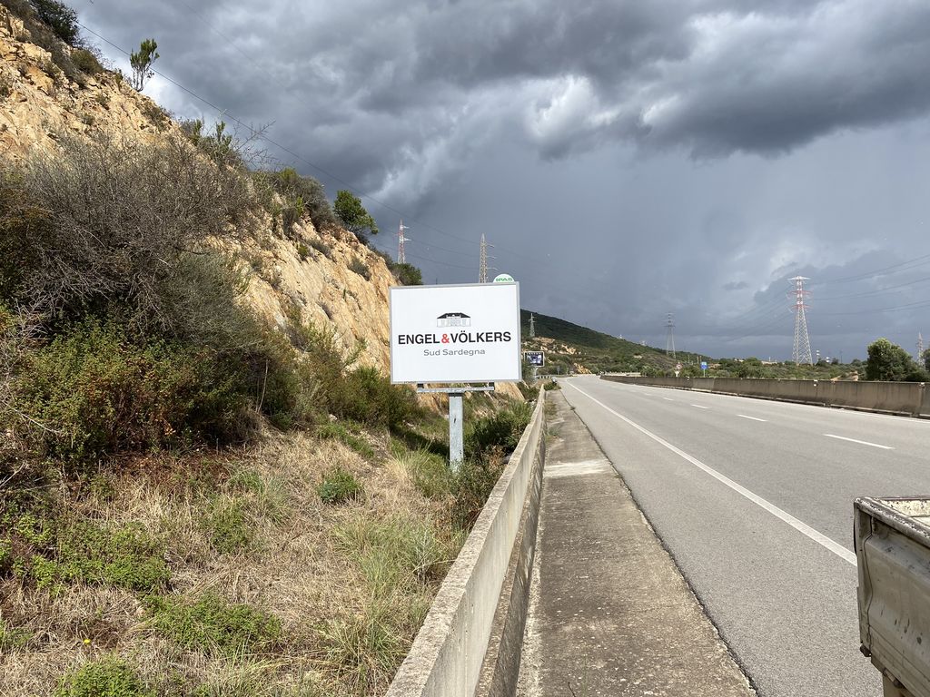 Impianto CARTELLONISTICA a Sarroch, in zona Q8 Easy