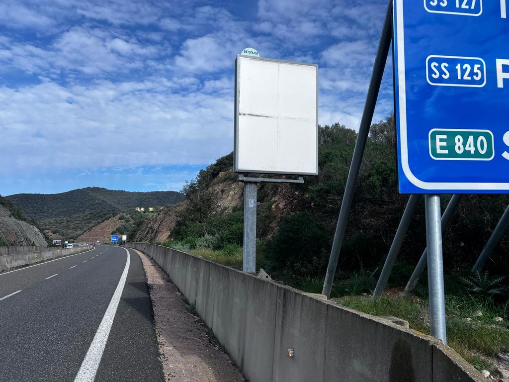 Impianto CARTELLONISTICA a Loiri Porto San Paolo, in zona Santa Giusta