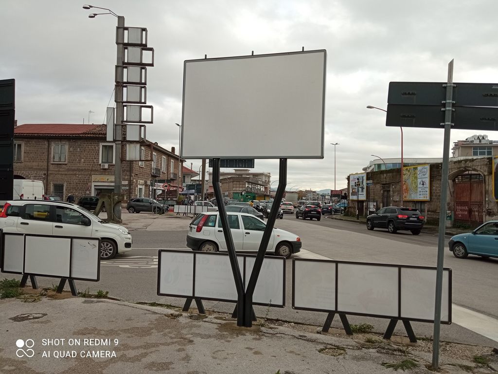 Impianto CARTELLONISTICA a Santa Maria Capua Vetere, in zona Supermercati Pellicano