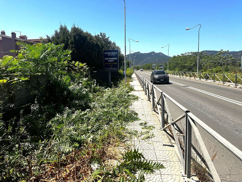 Impianto CARTELLONISTICA a Capoterra, in zona l'altro cielo