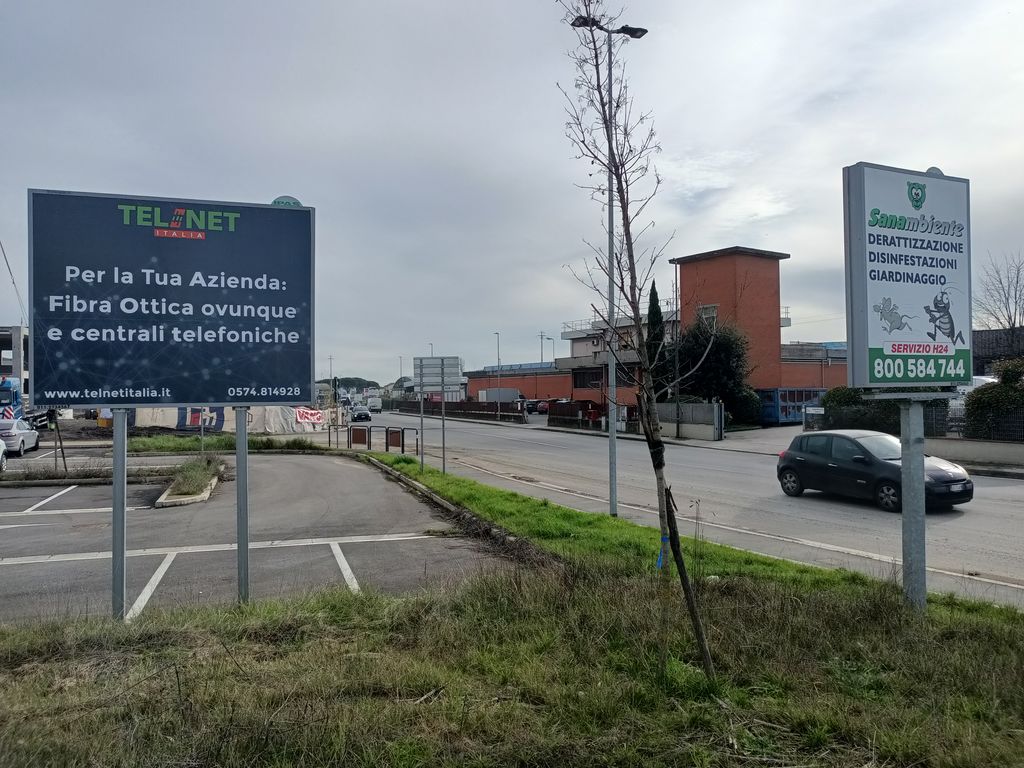 Impianto CARTELLONISTICA a Montemurlo, in zona Penny