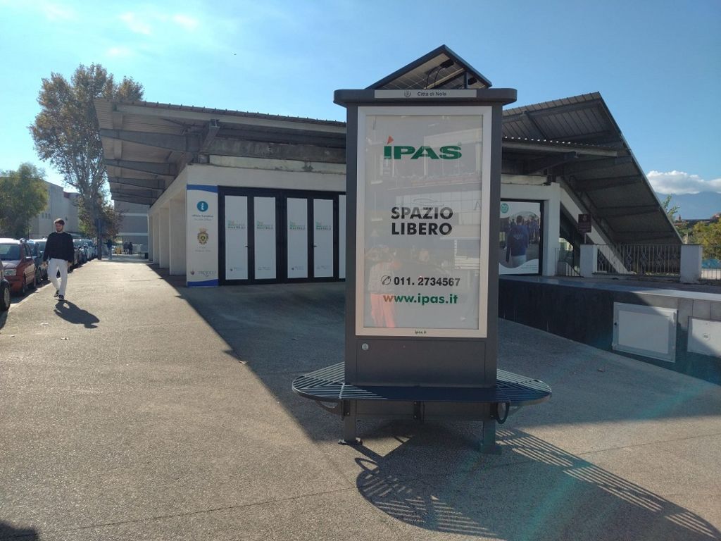 Impianto TOTEM DIGITALE a Nola, in zona Scuola Elementare Statale Tommaso Vitale