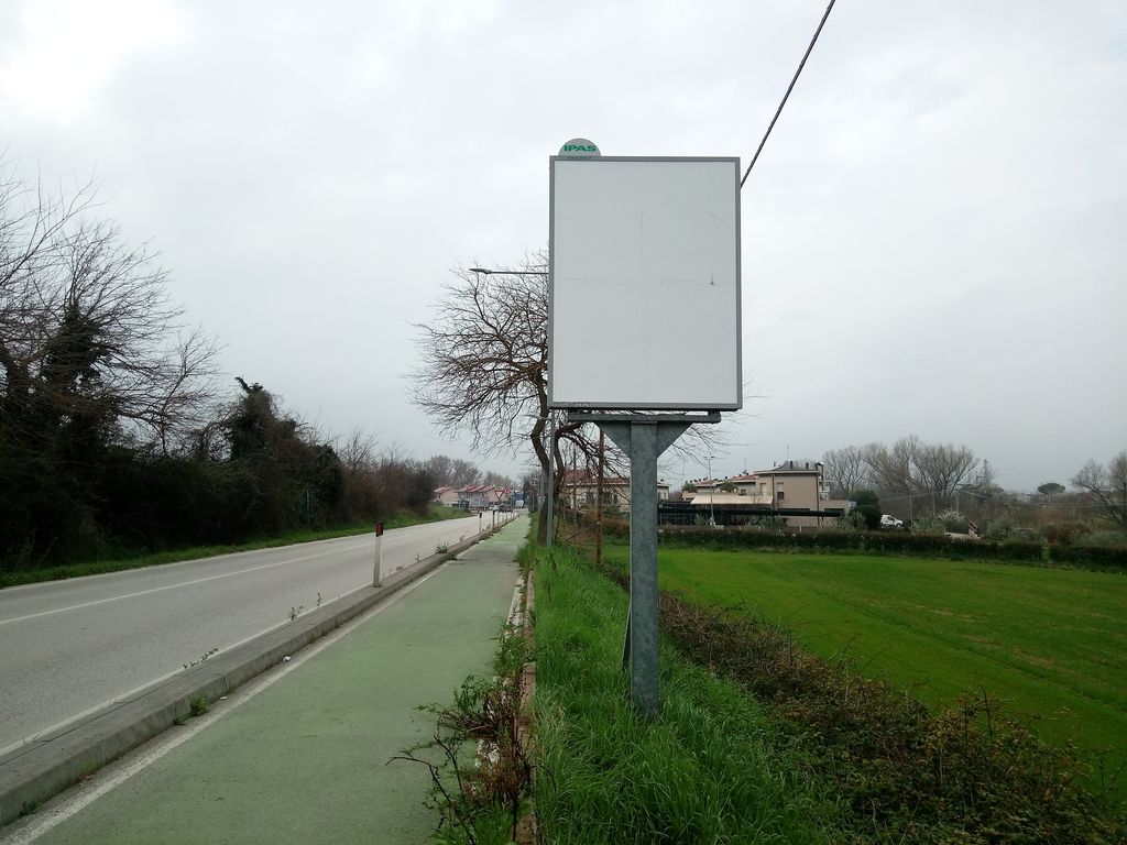 Impianto CARTELLONISTICA a Gradara, in zona Eni