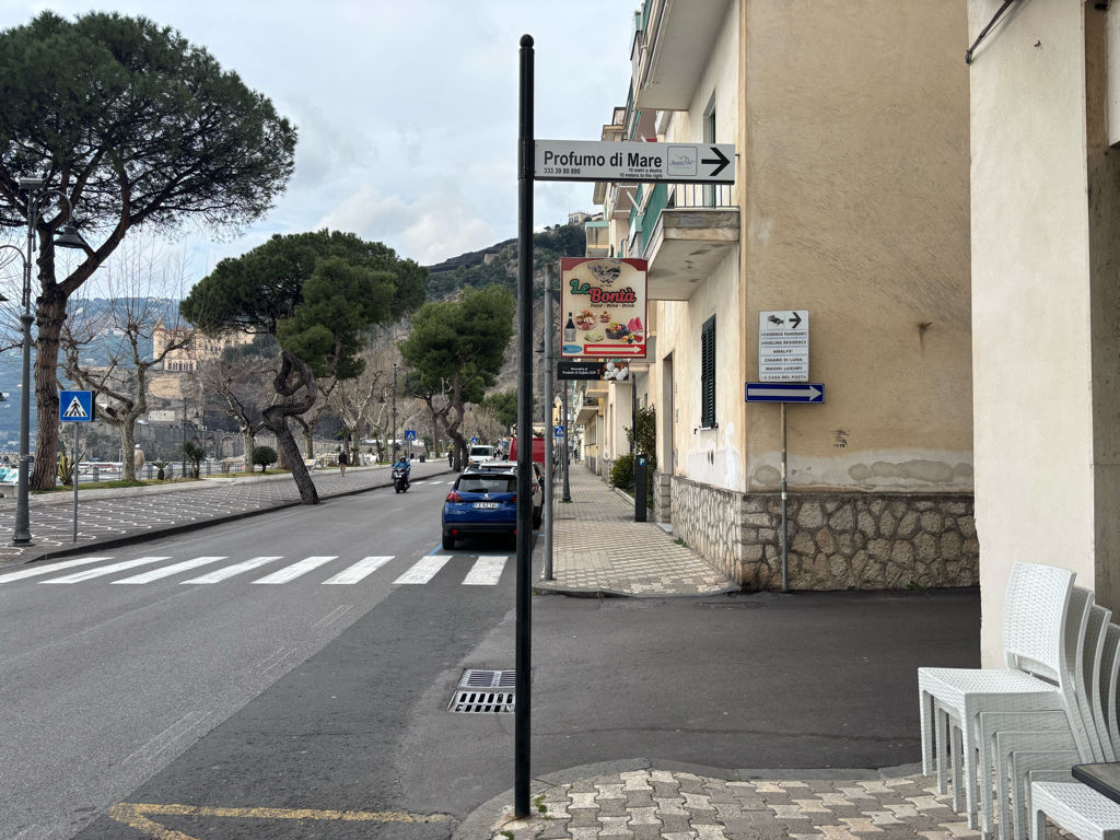 Impianto FRECCE / PREINSEGNE a Maiori, in zona Bar Mediterranera