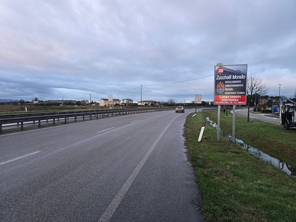 Impianto CARTELLONISTICA a Pontedera, in zona Scarpamondo