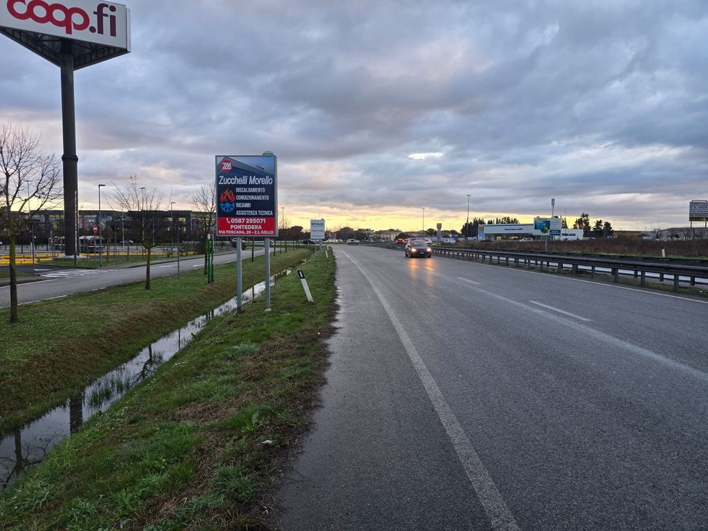 Impianto CARTELLONISTICA a Pontedera, in zona Scarpamondo