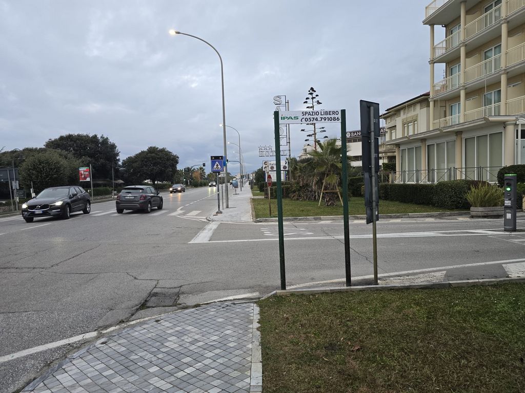 Impianto FRECCE / PREINSEGNE a Pietrasanta, in zona La Bussola