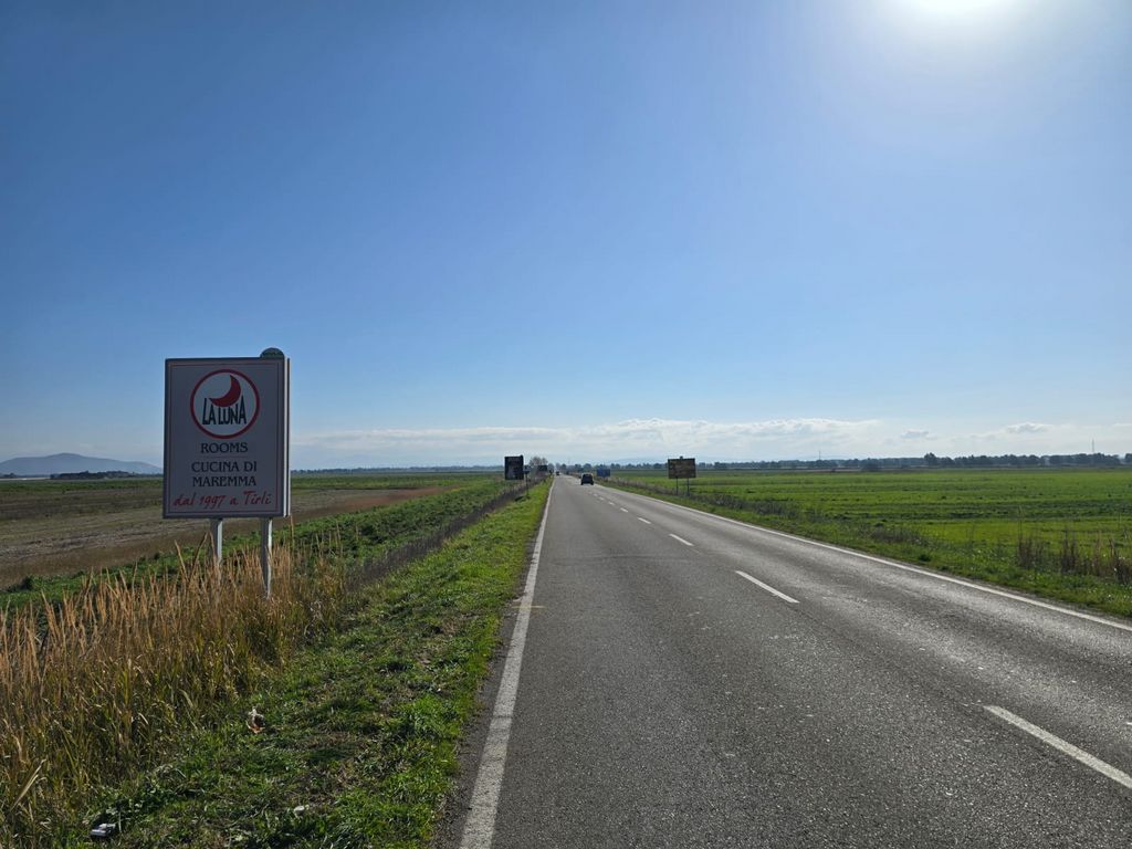 Impianto CARTELLONISTICA a Grosseto, in zona Ristorante Macchiascandona albergo