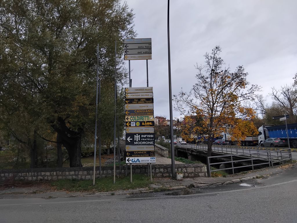 Impianto FRECCE / PREINSEGNE a Potenza, in zona Unieuro