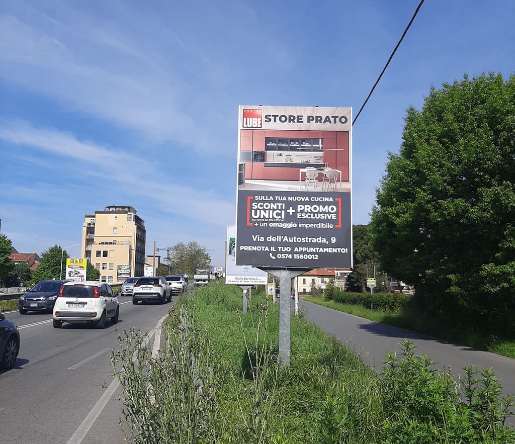 Impianto CARTELLONISTICA a Prato, in zona Isshin Ramen