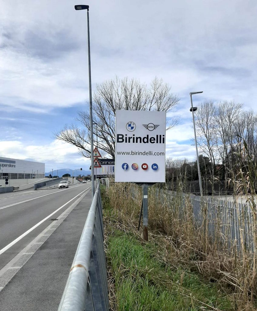 Impianto CARTELLONISTICA a Montecatini-Terme, in zona Esselunga