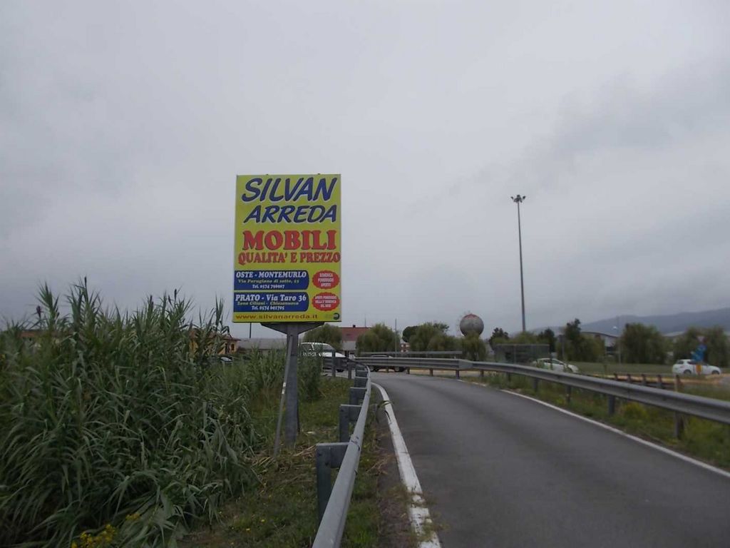 Impianto CARTELLONISTICA a Montemurlo, in zona Carrefour Market