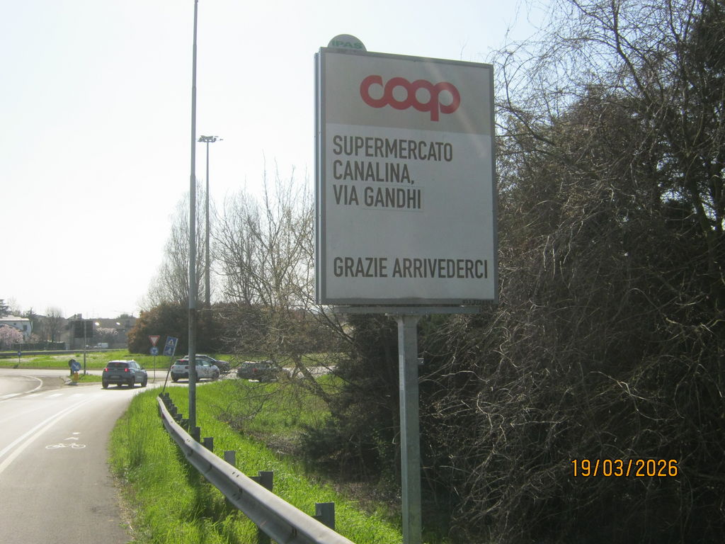 Impianto CARTELLONISTICA a Reggio nell'Emilia, in zona Parkway